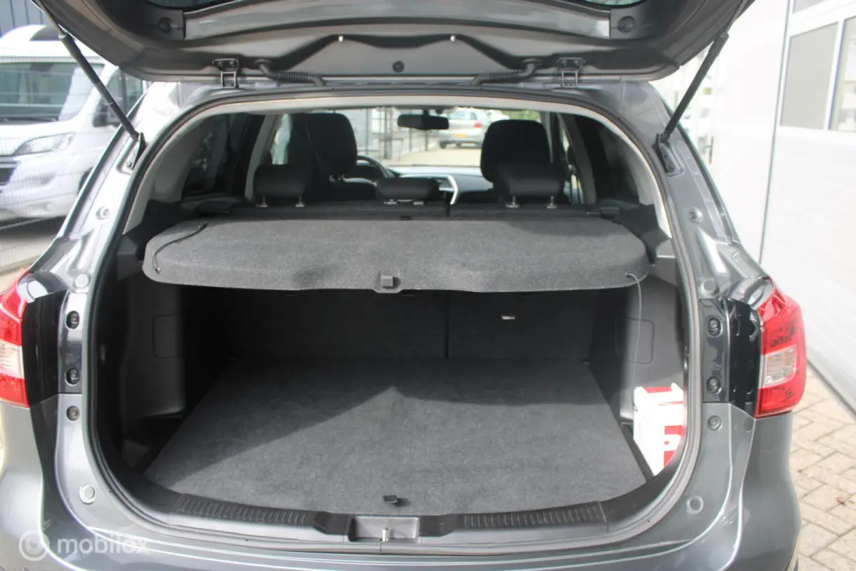1.0 Boosterjet Exclusive 1e Eig | Boekjes | Stoelverwarming | Navigatie | 5 keer op Voorraad.