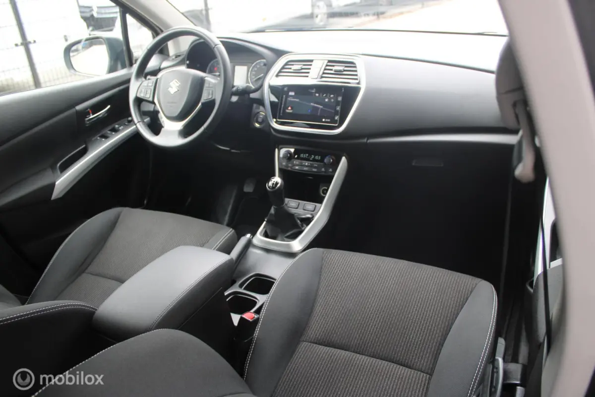 1.0 Boosterjet Exclusive 1e Eig | Boekjes | Stoelverwarming | Navigatie | 5 keer op Voorraad.