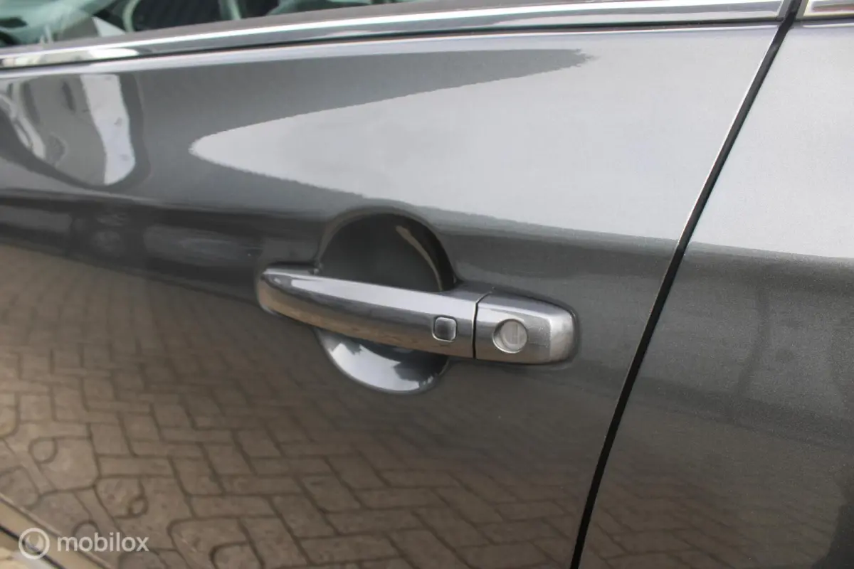 1.0 Boosterjet Exclusive 1e Eig | Boekjes | Stoelverwarming | Navigatie | 5 keer op Voorraad.