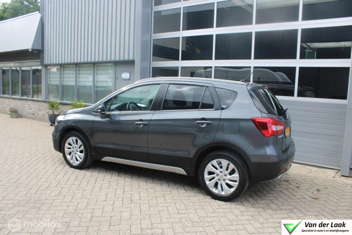 1.0 Boosterjet Exclusive 1e Eig | Boekjes | Stoelverwarming | Navigatie | 5 keer op Voorraad.
