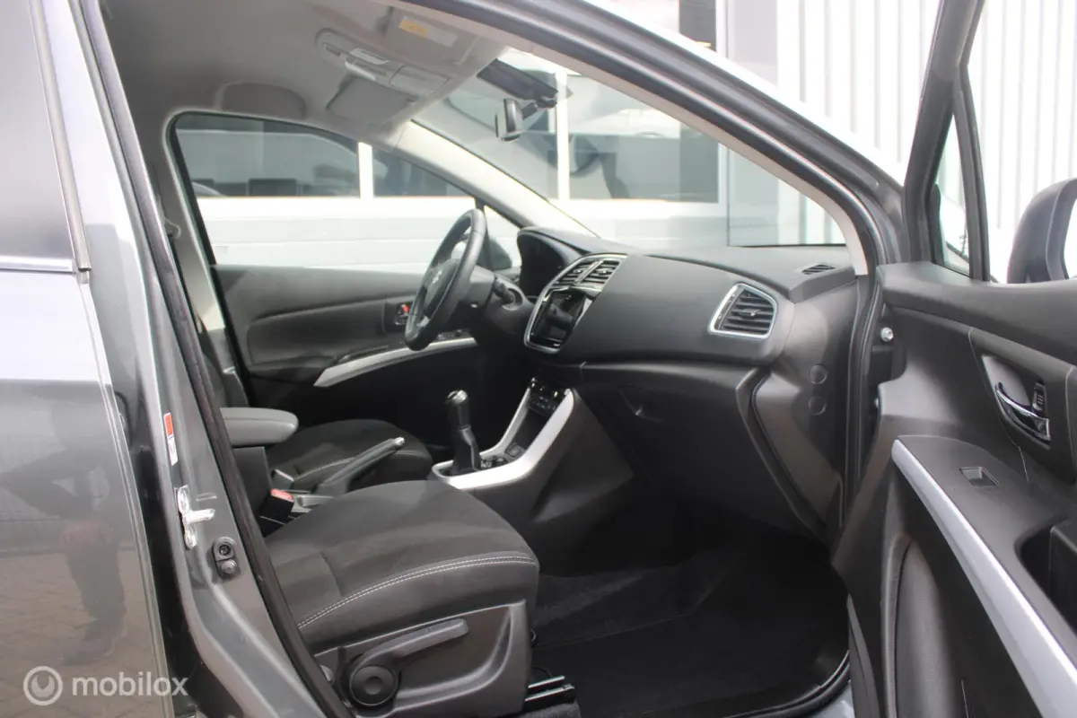 1.0 Boosterjet Exclusive 1e Eig | Boekjes | Stoelverwarming | Navigatie | 5 keer op Voorraad.