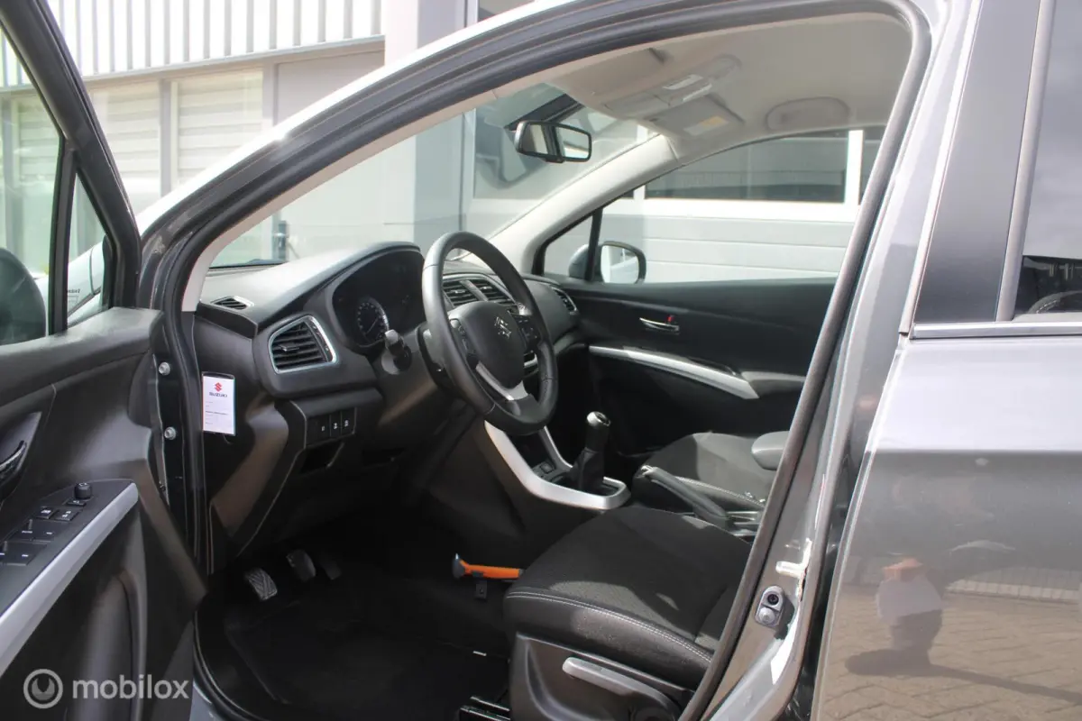 1.0 Boosterjet Exclusive 1e Eig | Boekjes | Stoelverwarming | Navigatie | 5 keer op Voorraad.