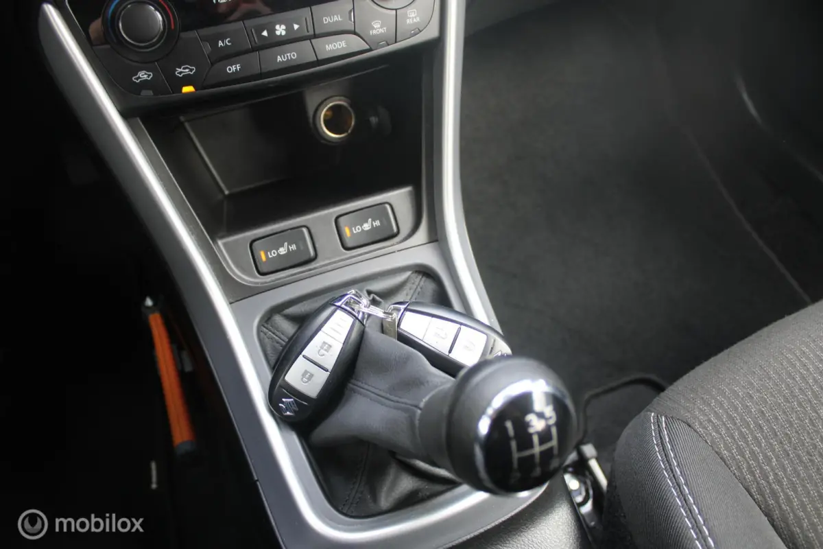 1.0 Boosterjet Exclusive 1e Eig | Boekjes | Stoelverwarming | Navigatie | 5 keer op Voorraad.