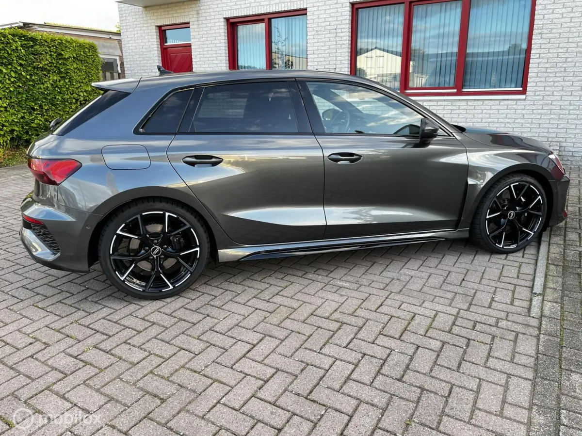 RS 3 2.5 TFSI RS 3 quattro