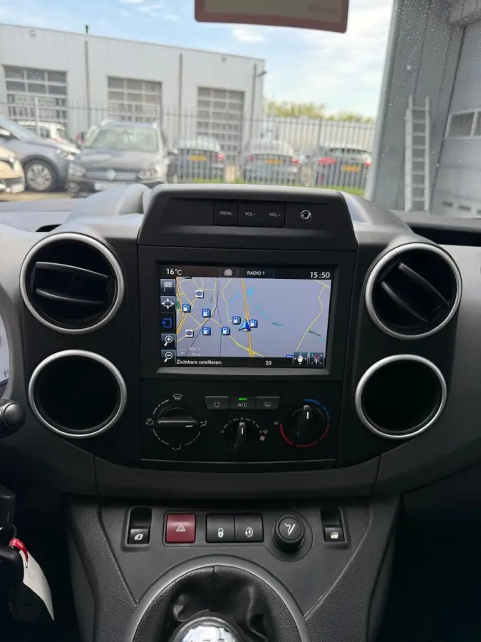 1.2 Benzine Trekhaak Nieuwe Riem Camera CarPlay clip