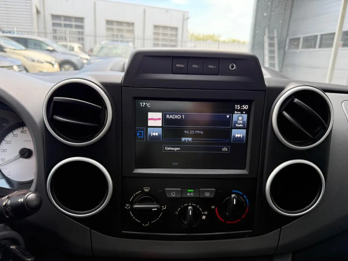 1.2 Benzine Trekhaak Nieuwe Riem Camera CarPlay clip