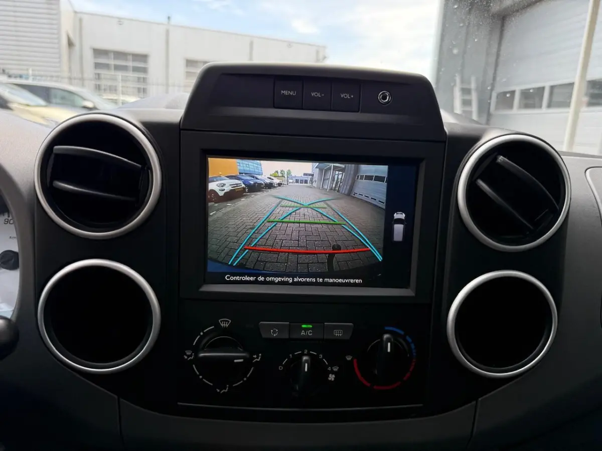 1.2 Benzine Trekhaak Nieuwe Riem Camera CarPlay clip