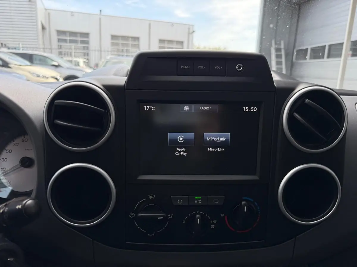 1.2 Benzine Trekhaak Nieuwe Riem Camera CarPlay clip