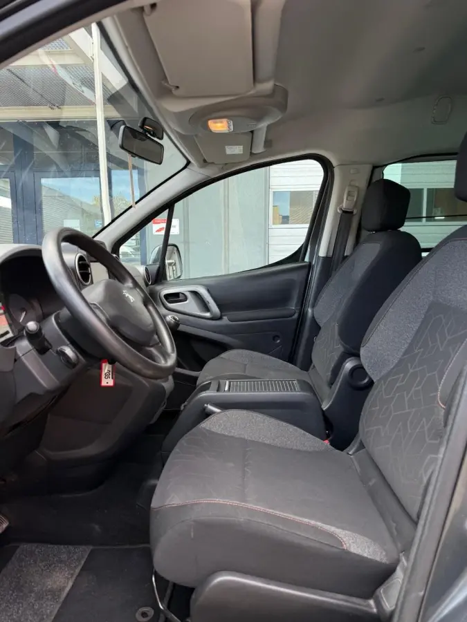 1.2 Benzine Trekhaak Nieuwe Riem Camera CarPlay clip