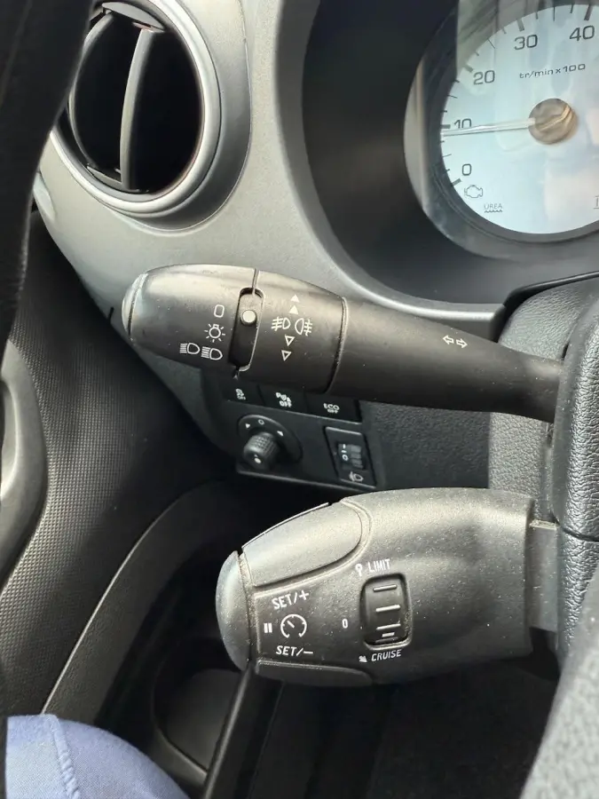 1.2 Benzine Trekhaak Nieuwe Riem Camera CarPlay clip