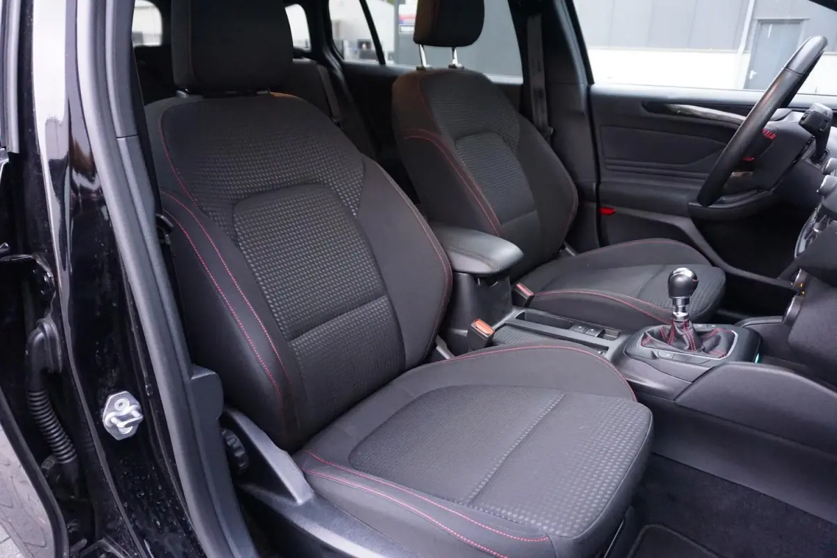1.0 EcoBoost Hybrid ST Line Business