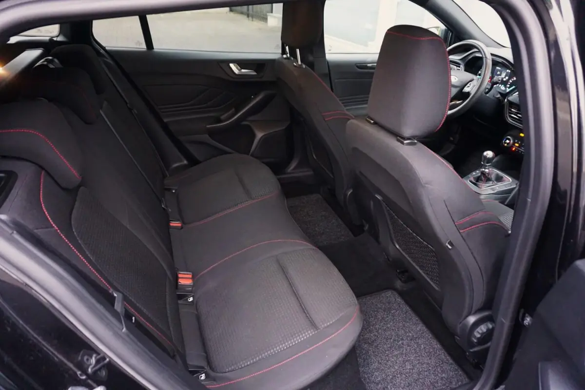 1.0 EcoBoost Hybrid ST Line Business