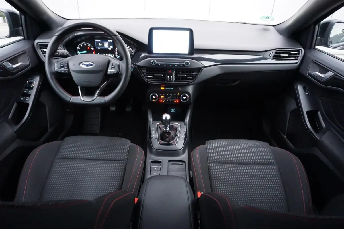 1.0 EcoBoost Hybrid ST Line Business