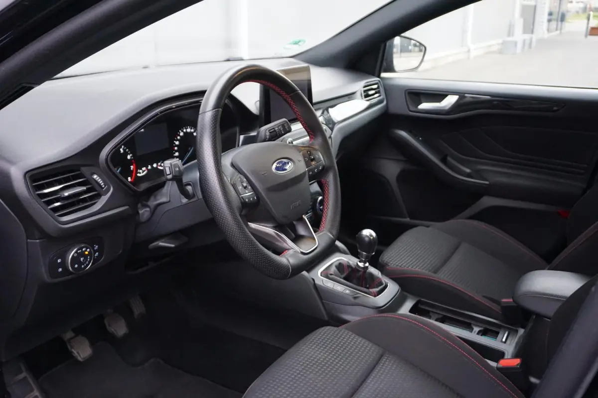 1.0 EcoBoost Hybrid ST Line Business