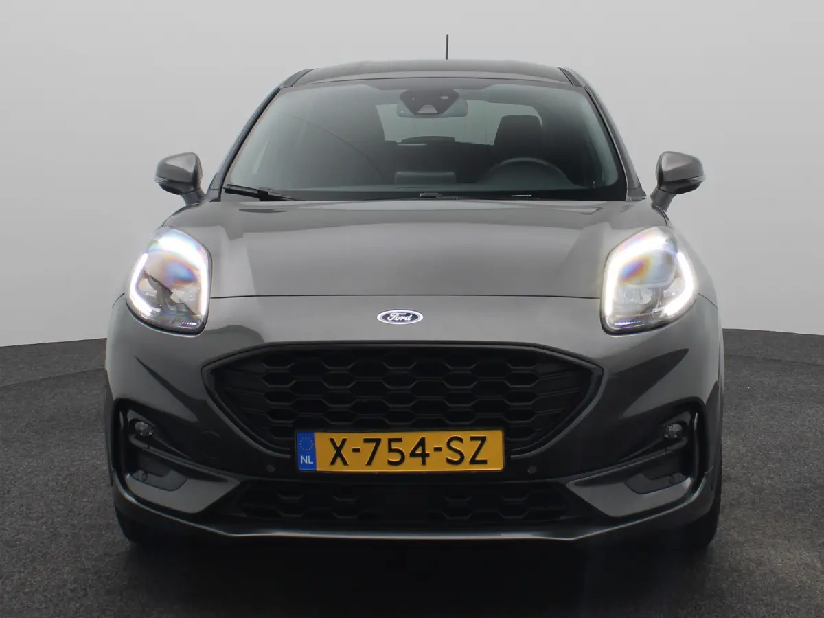 1.0 EcoBoost ST-Line Winter Pakket | Achteruitrijcamera | Apple Carplay/Android Auto | Parkeersenoren | Navigatie | 17" Lichtmetalen Velgen