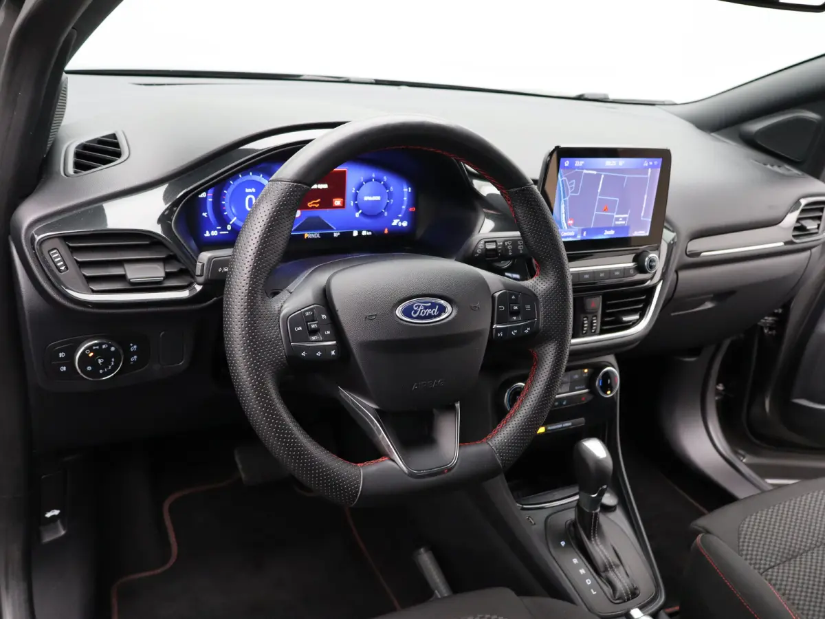 1.0 EcoBoost ST-Line Winter Pakket | Achteruitrijcamera | Apple Carplay/Android Auto | Parkeersenoren | Navigatie | 17" Lichtmetalen Velgen