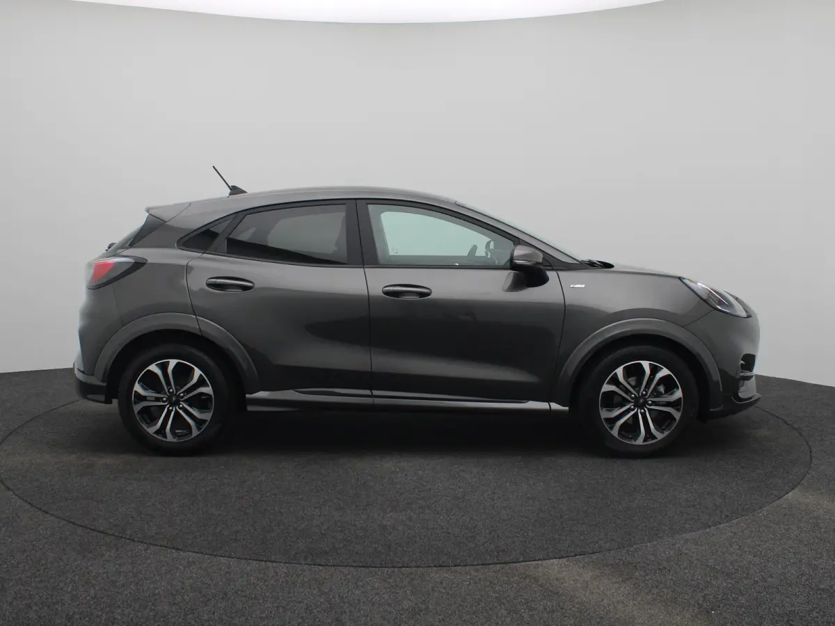 1.0 EcoBoost ST-Line Winter Pakket | Achteruitrijcamera | Apple Carplay/Android Auto | Parkeersenoren | Navigatie | 17" Lichtmetalen Velgen