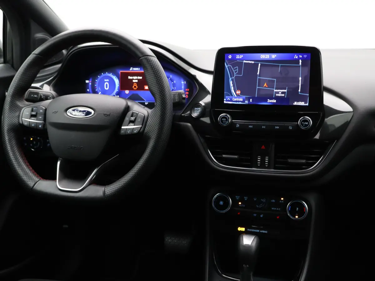 1.0 EcoBoost ST-Line Winter Pakket | Achteruitrijcamera | Apple Carplay/Android Auto | Parkeersenoren | Navigatie | 17" Lichtmetalen Velgen