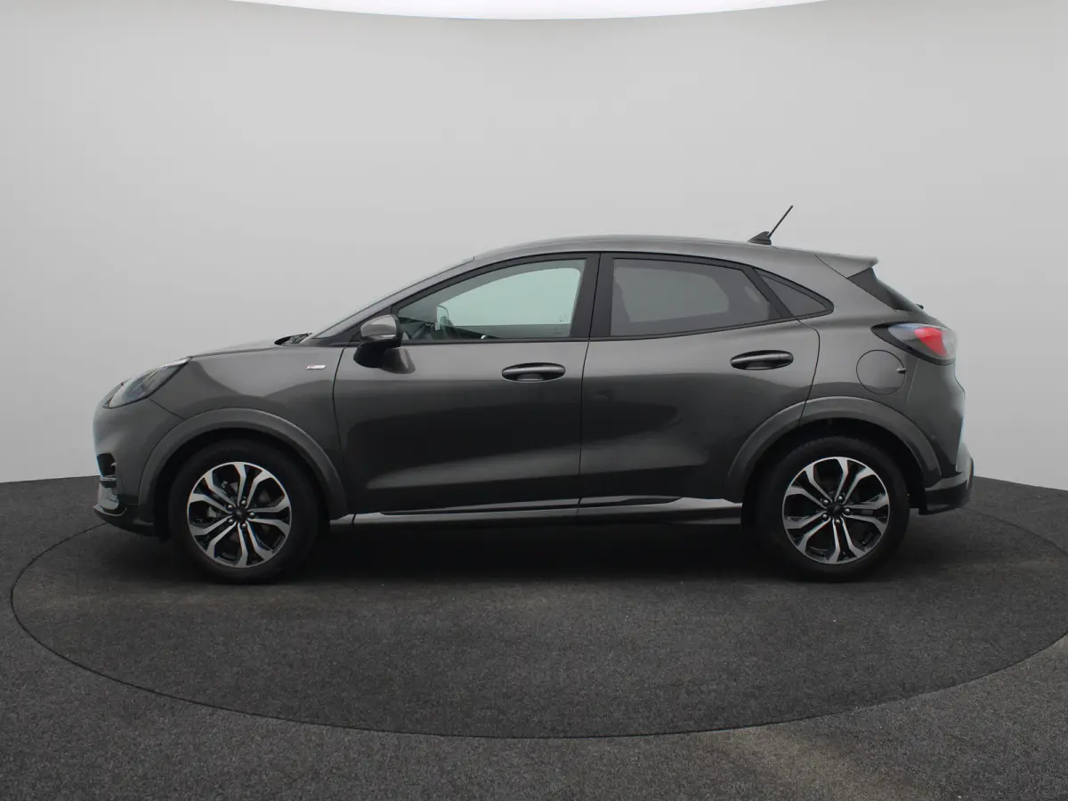 1.0 EcoBoost ST-Line Winter Pakket | Achteruitrijcamera | Apple Carplay/Android Auto | Parkeersenoren | Navigatie | 17" Lichtmetalen Velgen