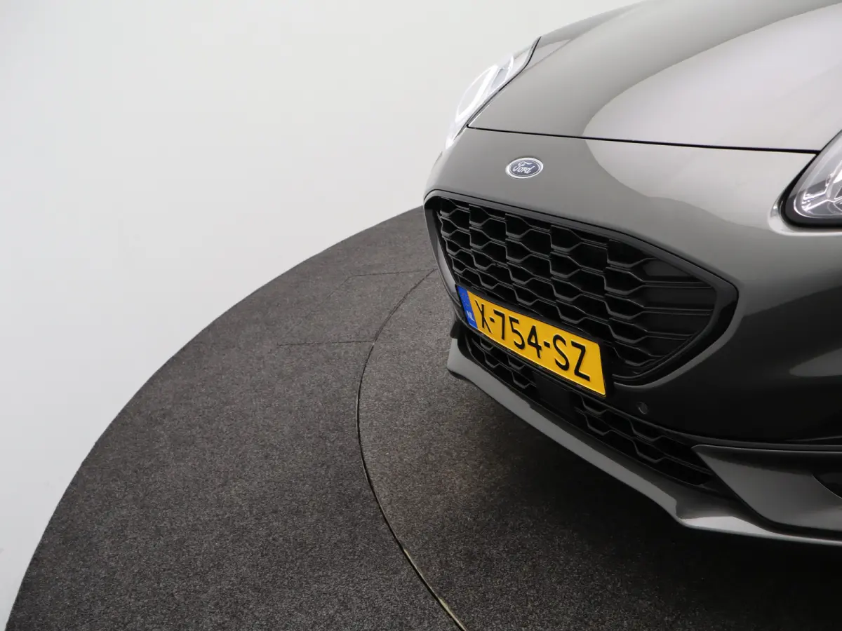 1.0 EcoBoost ST-Line Winter Pakket | Achteruitrijcamera | Apple Carplay/Android Auto | Parkeersenoren | Navigatie | 17" Lichtmetalen Velgen