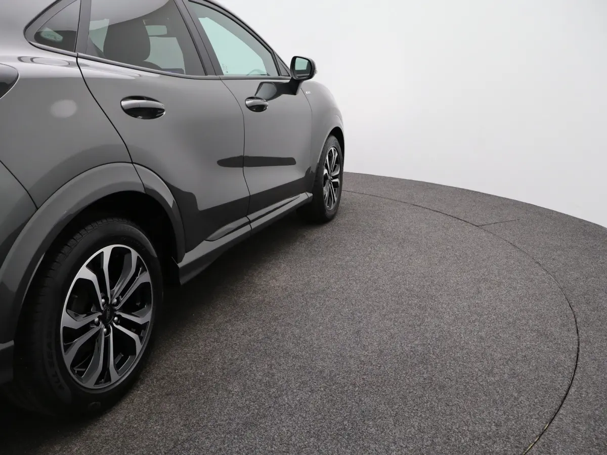 1.0 EcoBoost ST-Line Winter Pakket | Achteruitrijcamera | Apple Carplay/Android Auto | Parkeersenoren | Navigatie | 17" Lichtmetalen Velgen