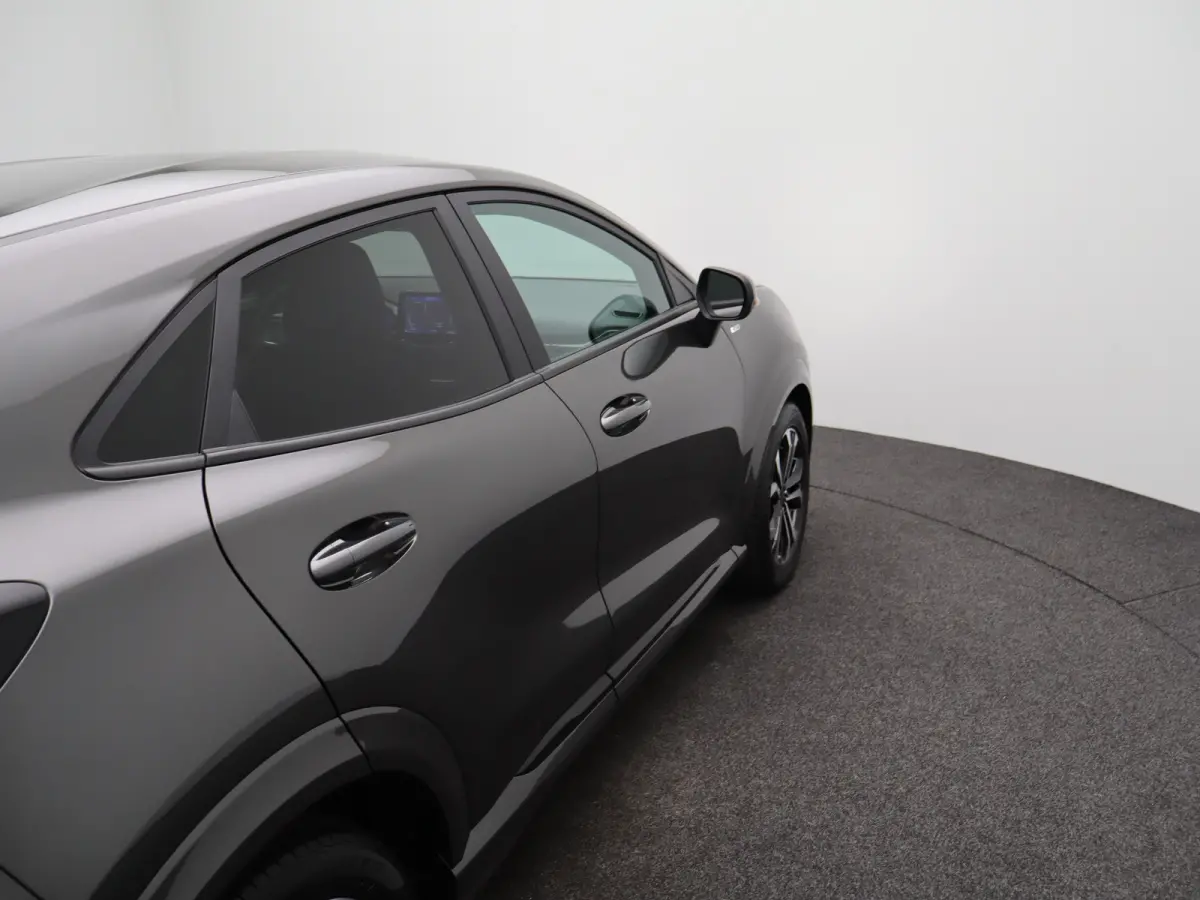 1.0 EcoBoost ST-Line Winter Pakket | Achteruitrijcamera | Apple Carplay/Android Auto | Parkeersenoren | Navigatie | 17" Lichtmetalen Velgen