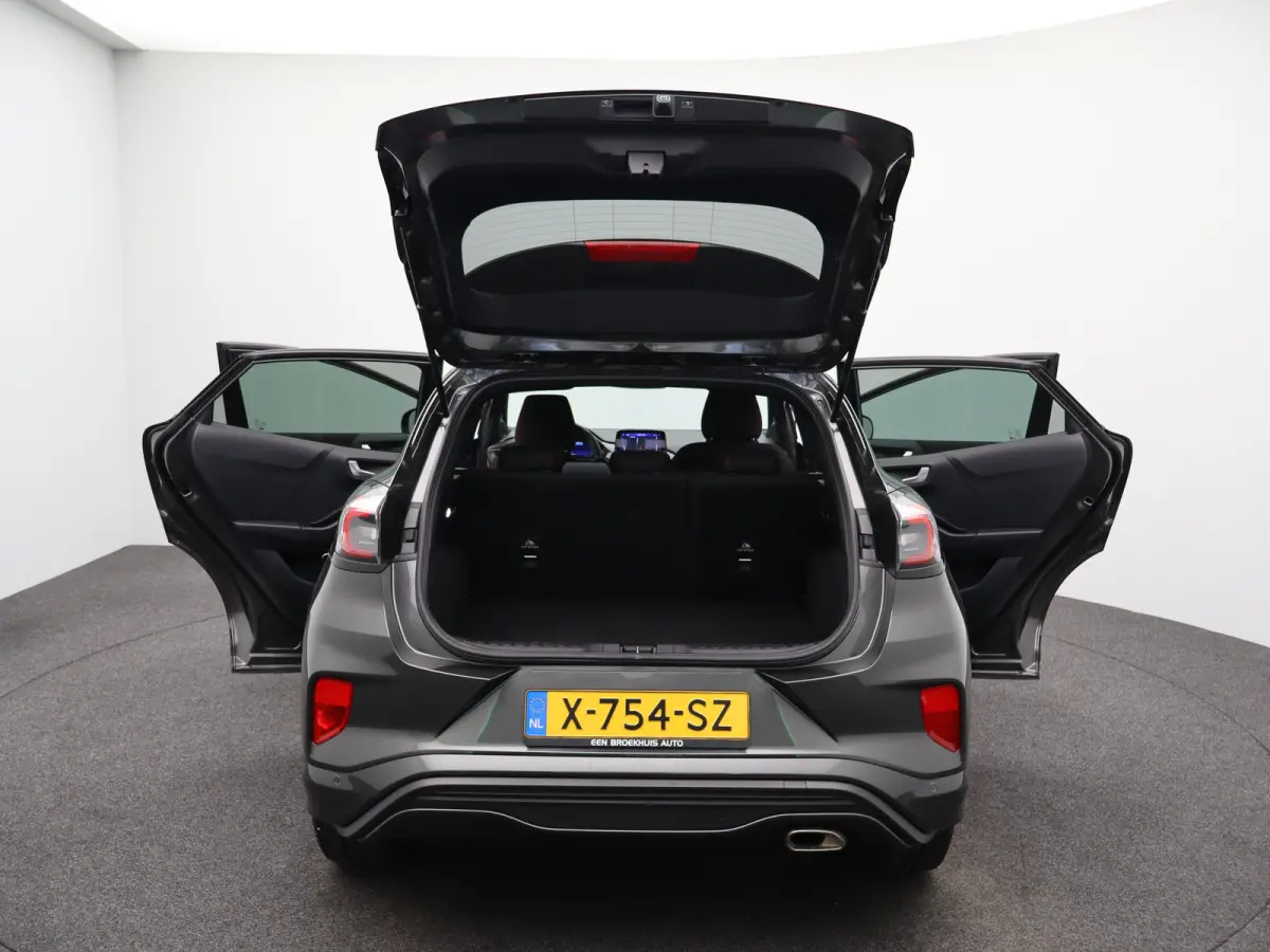 1.0 EcoBoost ST-Line Winter Pakket | Achteruitrijcamera | Apple Carplay/Android Auto | Parkeersenoren | Navigatie | 17" Lichtmetalen Velgen