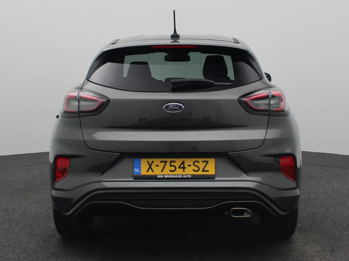 1.0 EcoBoost ST-Line Winter Pakket | Achteruitrijcamera | Apple Carplay/Android Auto | Parkeersenoren | Navigatie | 17" Lichtmetalen Velgen