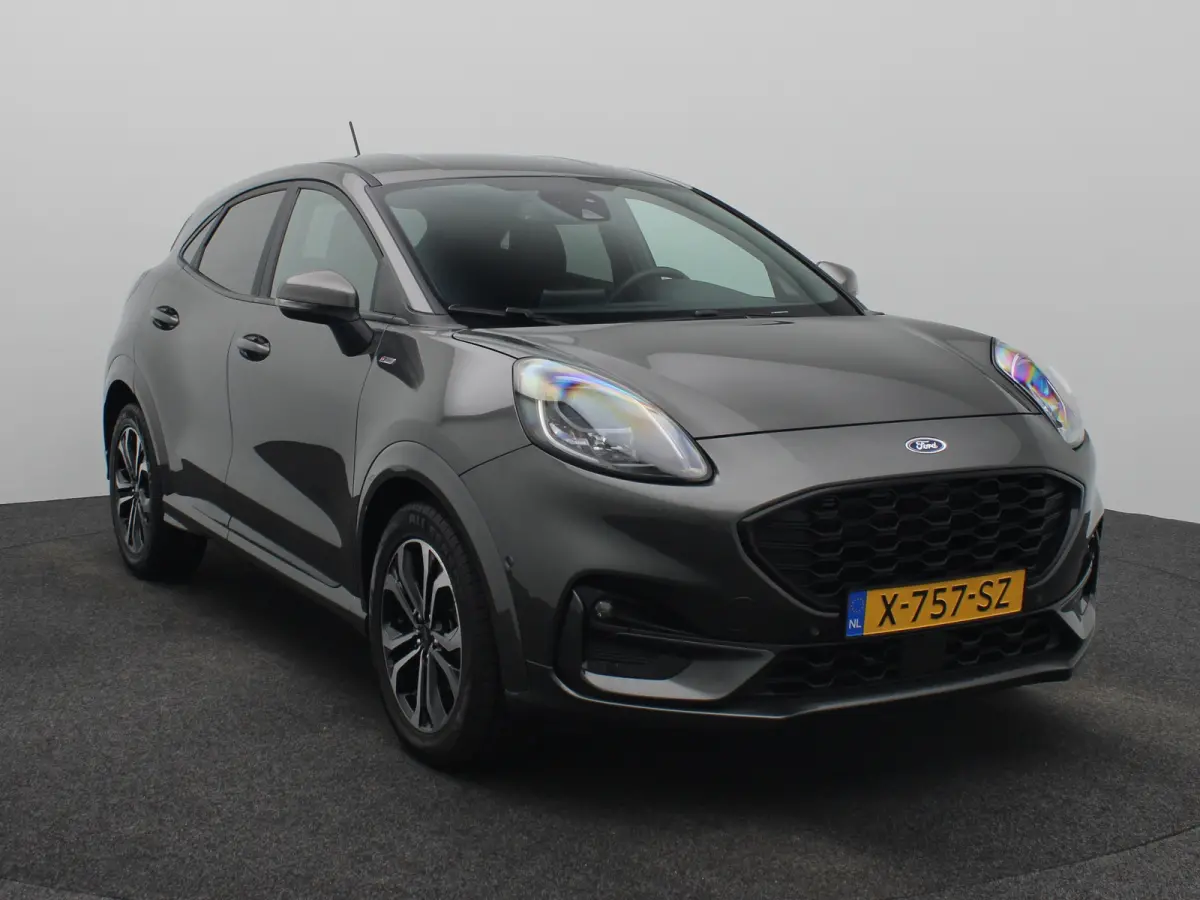 1.0 EcoBoost ST-Line | WInter Pakket | Achteruitrijcamera | Parkeersensoren | Cruise Control | Climat Control | 17" Lichtmetalenvelgen | Apple Carplay/Android Auto