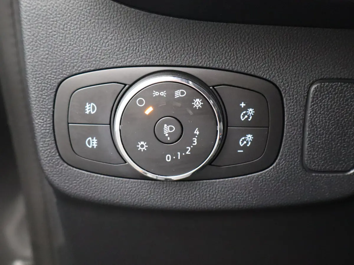 1.0 EcoBoost ST-Line | WInter Pakket | Achteruitrijcamera | Parkeersensoren | Cruise Control | Climat Control | 17" Lichtmetalenvelgen | Apple Carplay/Android Auto