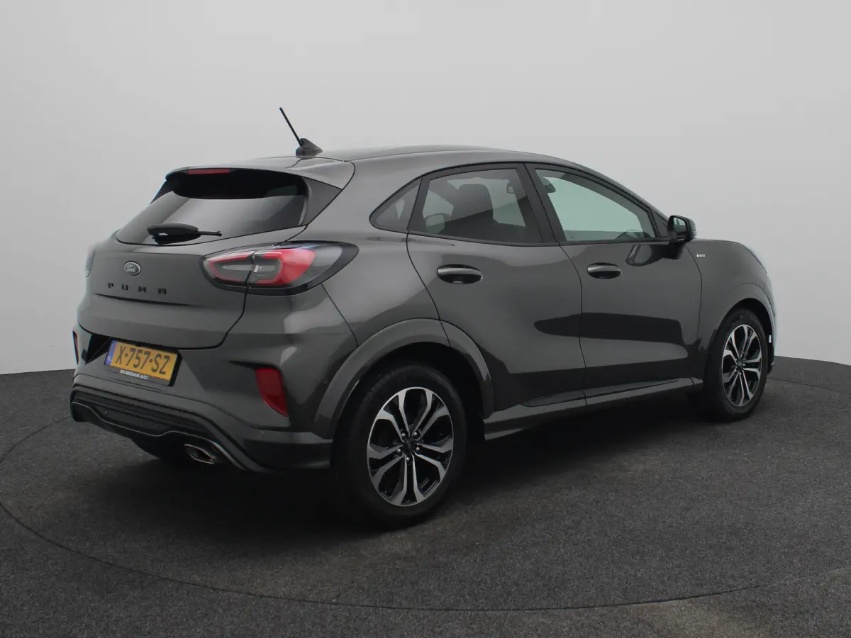 1.0 EcoBoost ST-Line | WInter Pakket | Achteruitrijcamera | Parkeersensoren | Cruise Control | Climat Control | 17" Lichtmetalenvelgen | Apple Carplay/Android Auto
