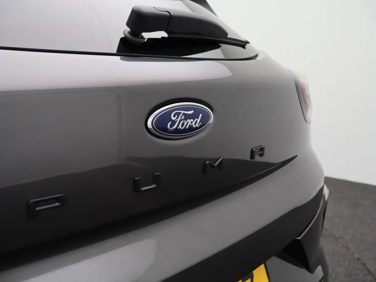 1.0 EcoBoost ST-Line | WInter Pakket | Achteruitrijcamera | Parkeersensoren | Cruise Control | Climat Control | 17" Lichtmetalenvelgen | Apple Carplay/Android Auto