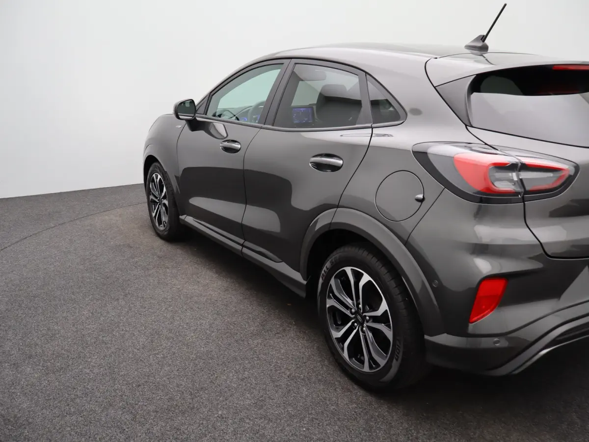 1.0 EcoBoost ST-Line | WInter Pakket | Achteruitrijcamera | Parkeersensoren | Cruise Control | Climat Control | 17" Lichtmetalenvelgen | Apple Carplay/Android Auto