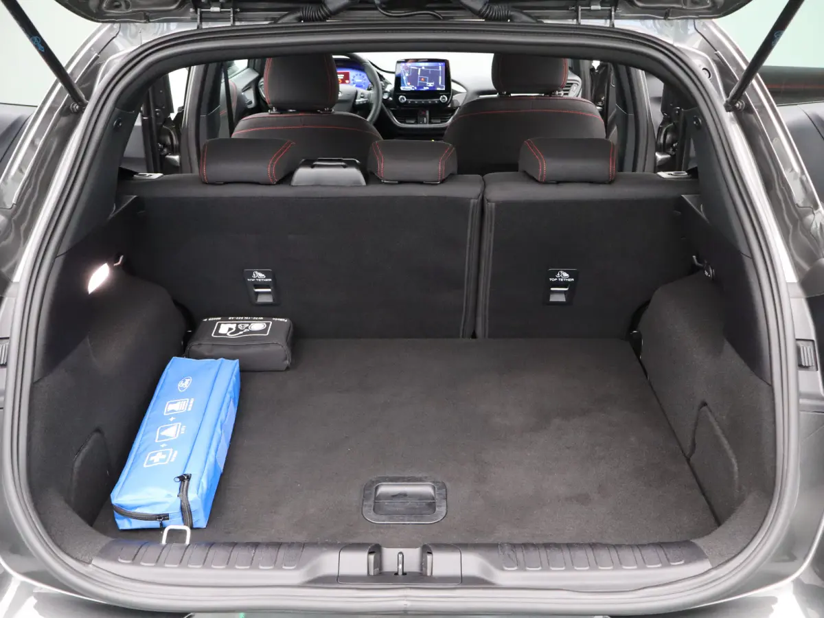 1.0 EcoBoost ST-Line | WInter Pakket | Achteruitrijcamera | Parkeersensoren | Cruise Control | Climat Control | 17" Lichtmetalenvelgen | Apple Carplay/Android Auto