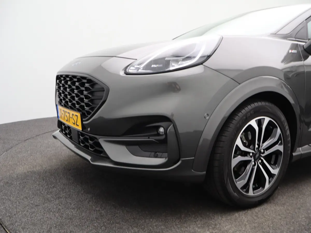 1.0 EcoBoost ST-Line | WInter Pakket | Achteruitrijcamera | Parkeersensoren | Cruise Control | Climat Control | 17" Lichtmetalenvelgen | Apple Carplay/Android Auto