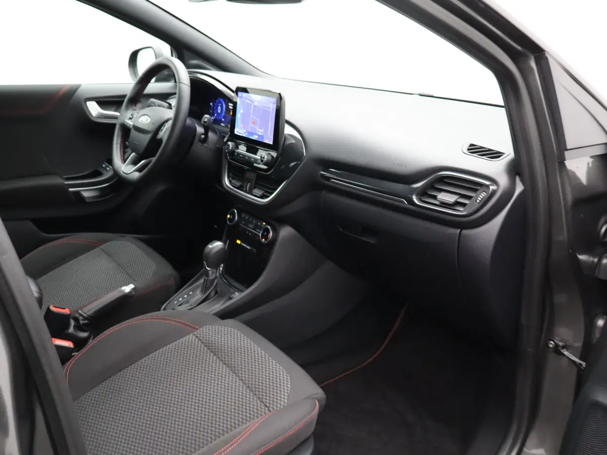 1.0 EcoBoost ST-Line | WInter Pakket | Achteruitrijcamera | Parkeersensoren | Cruise Control | Climat Control | 17" Lichtmetalenvelgen | Apple Carplay/Android Auto
