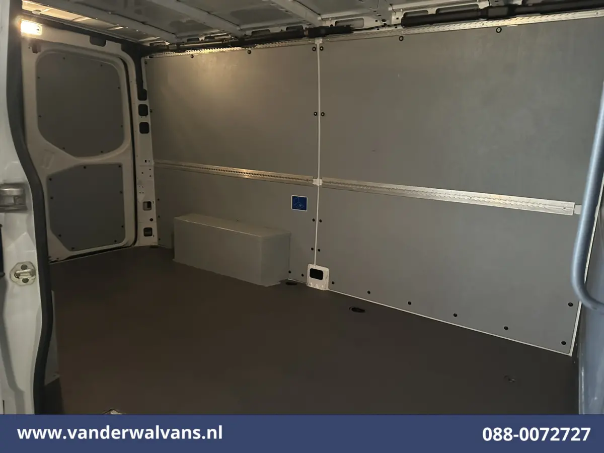 315 CDI 150pk L2H1 Euro6 Airco | Camera | Apple Carplay | Cruisecontrol | Trekhaak Android Auto, Stoelverwarming, Parkeersensoren, Bijrijdersbank
