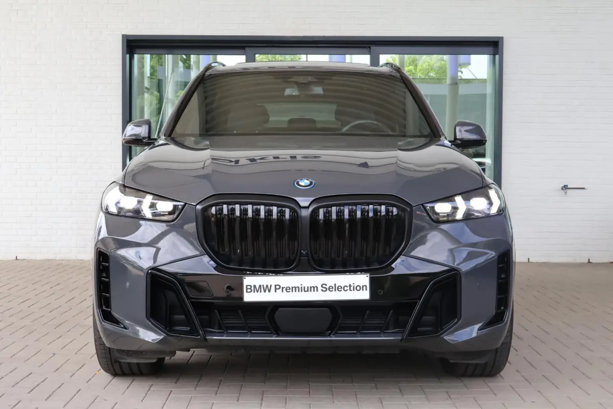 xDrive50e | SOH 100% | M Sportpakket Pro | Skylounge Panorama Dak | Driving Assistant Professional | Softclose