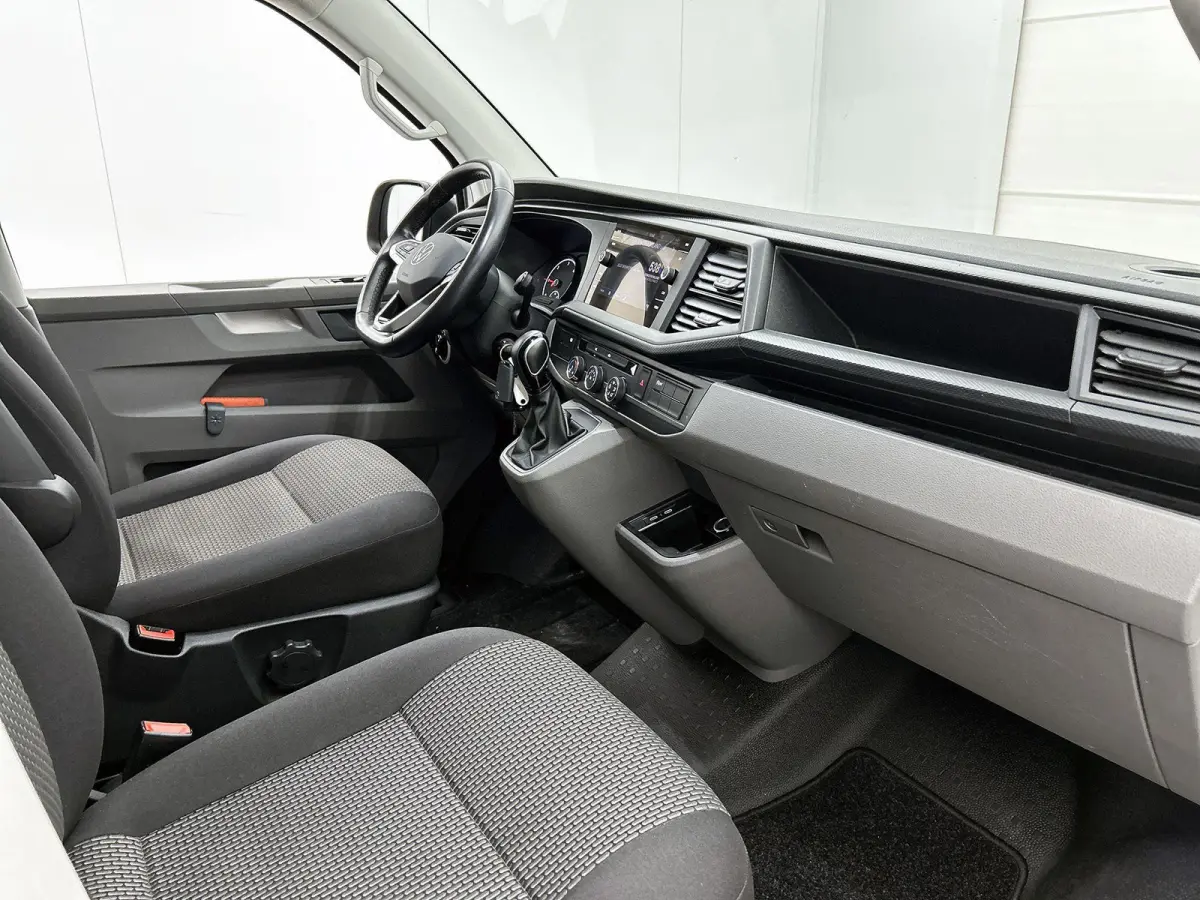 2.0 TDI L1H1 Comfortline 150PK | Automaat | Radio | Airco | Parkeerhulp achter | Navigatie | Apple Carplay/Android Auto | Multifunctioneel stuurwiel | Cruise control |