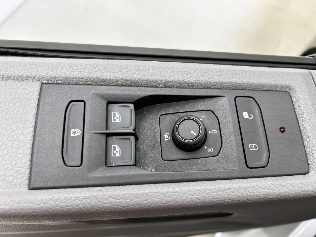2.0 TDI L1H1 Comfortline 150PK | Automaat | Radio | Airco | Parkeerhulp achter | Navigatie | Apple Carplay/Android Auto | Multifunctioneel stuurwiel | Cruise control |