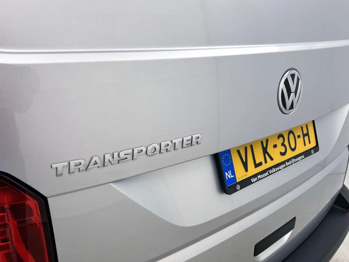 2.0 TDI L1H1 Comfortline 150PK | Automaat | Radio | Airco | Parkeerhulp achter | Navigatie | Apple Carplay/Android Auto | Multifunctioneel stuurwiel | Cruise control |
