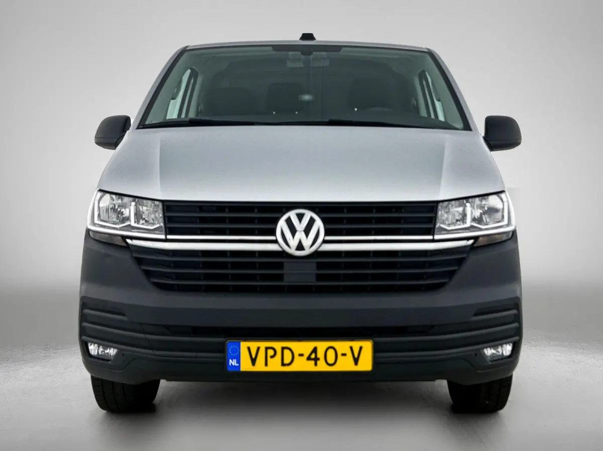 2.0 TDI L2H1 Comfortline 110PK | Airco | Trekhaak | Radio | Bijrijdersbank | Parkeerhulp achter | Cruise control | Navigatie | Apple Carplay/Android Auto |