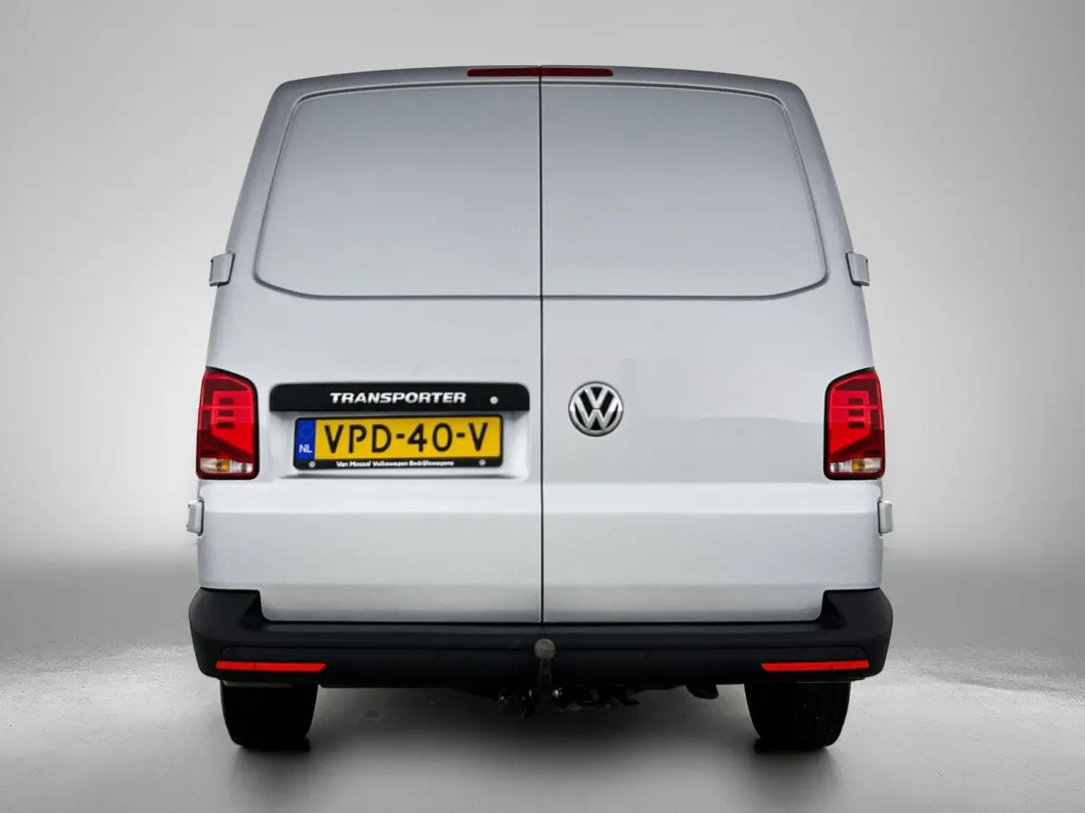 2.0 TDI L2H1 Comfortline 110PK | Airco | Trekhaak | Radio | Bijrijdersbank | Parkeerhulp achter | Cruise control | Navigatie | Apple Carplay/Android Auto |