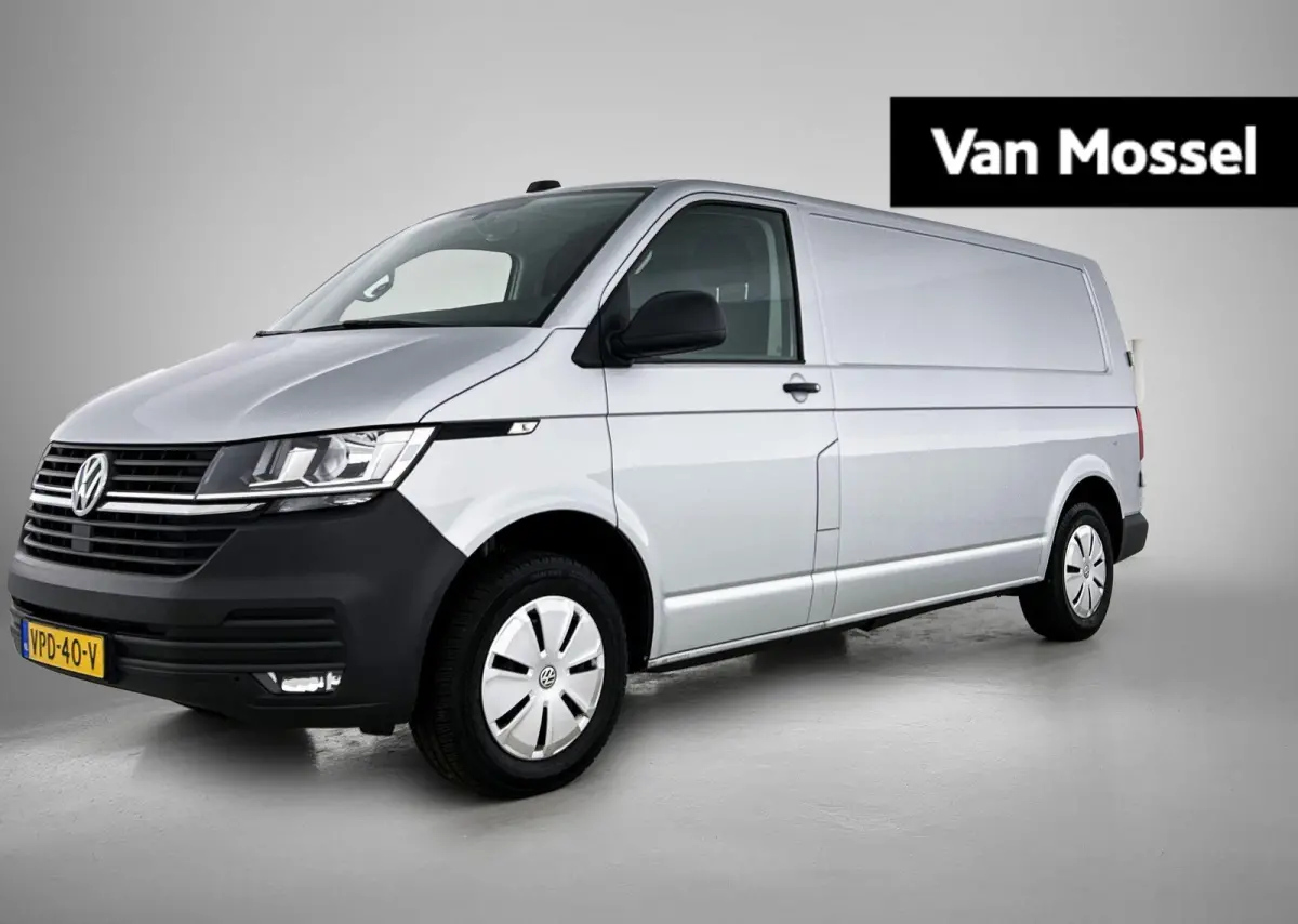 2.0 TDI L2H1 Comfortline 110PK | Airco | Trekhaak | Radio | Bijrijdersbank | Parkeerhulp achter | Cruise control | Navigatie | Apple Carplay/Android Auto |