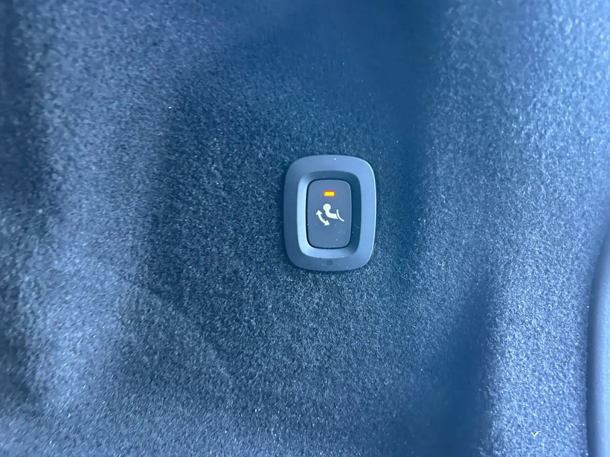 2.0 B5 Momentum Business | Memory stoelen | Trekhaak | Camera | Leder! | Pilot Assist | Stoel & stuurverwarming |