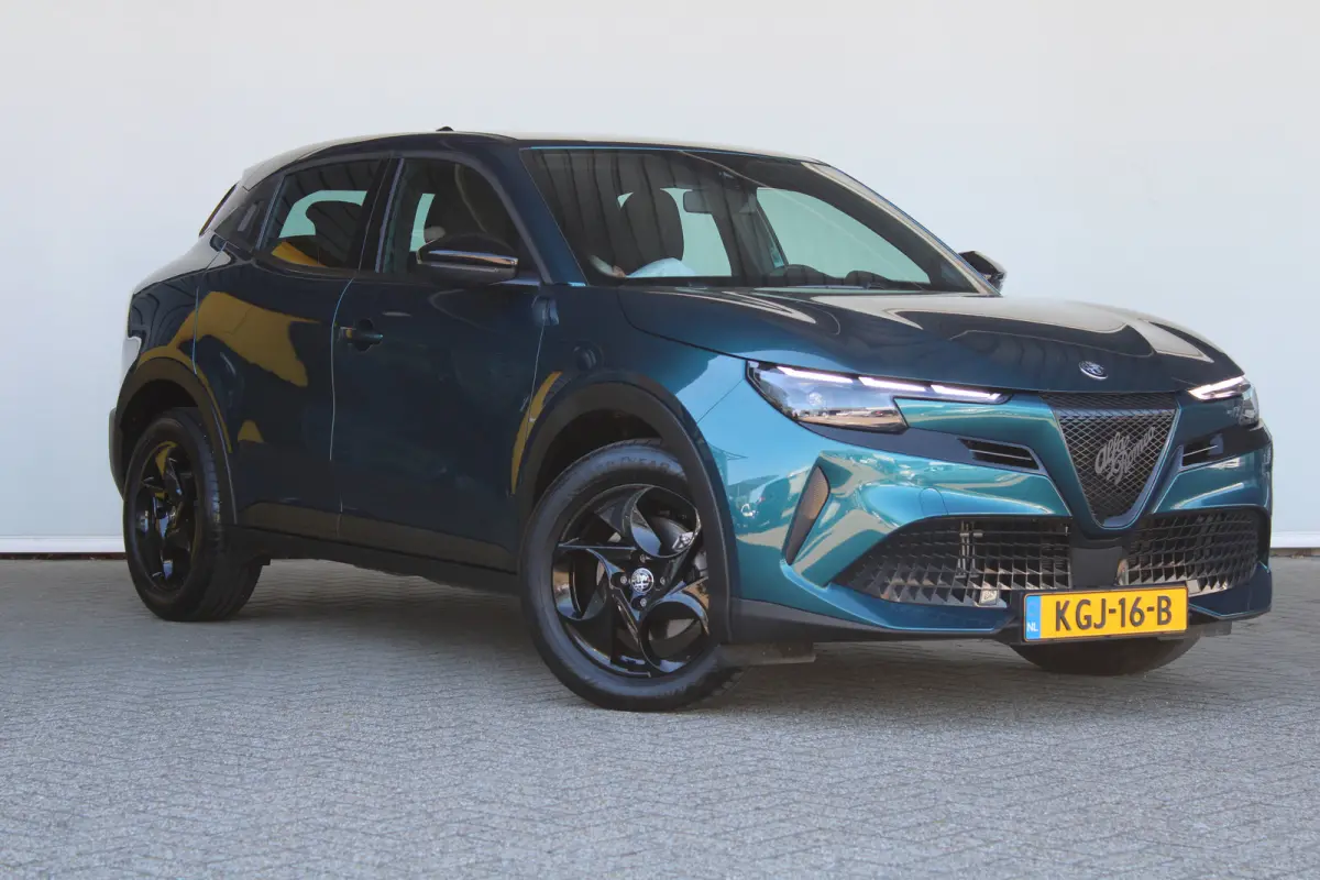 1.2 Turbo Hybrid Ibrida | Adaptieve cruise control | Full-LED | Parkeersensoren achter | Apple carplay |