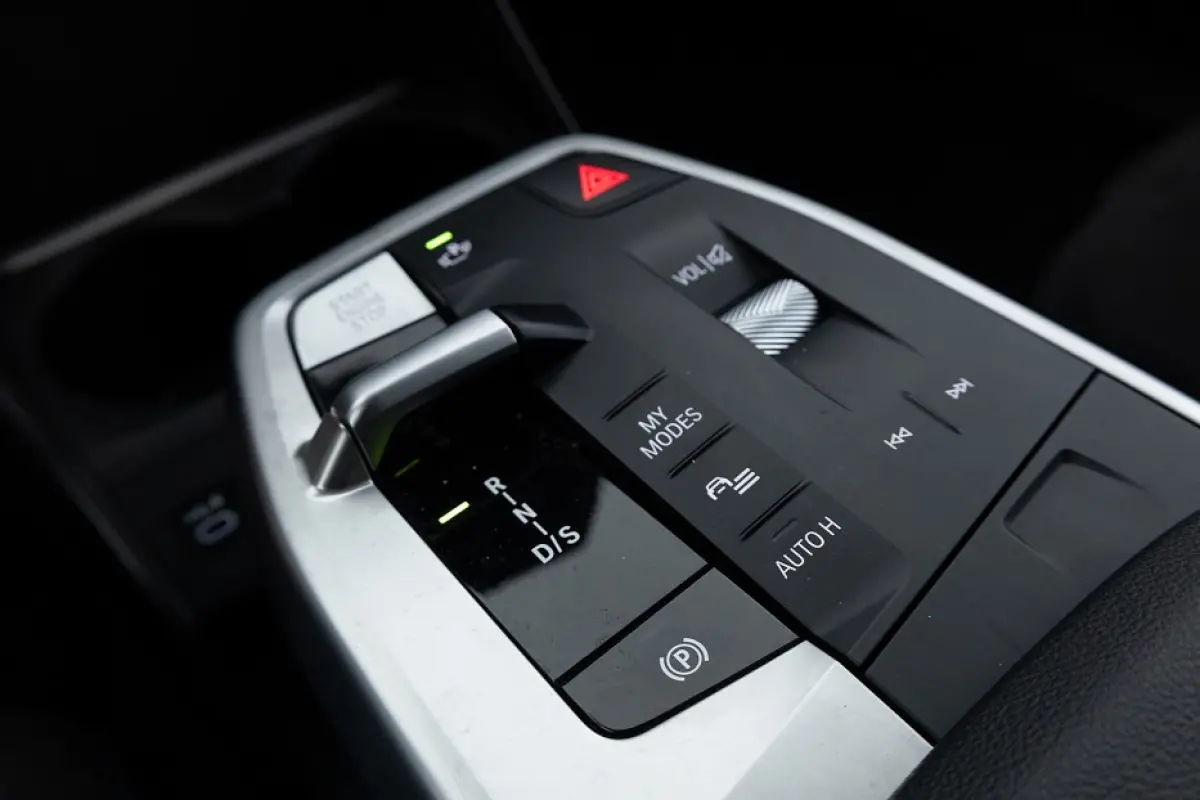 225e xDrive M Sport | Half LEDER | SFEER | CAMERA | ECC