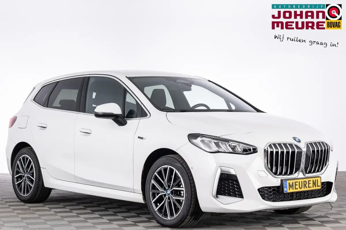 225e xDrive M Sport | Half LEDER | SFEER | CAMERA | ECC