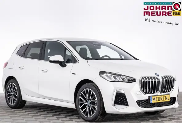 225e xDrive M Sport | Half LEDER | SFEER | CAMERA | ECC