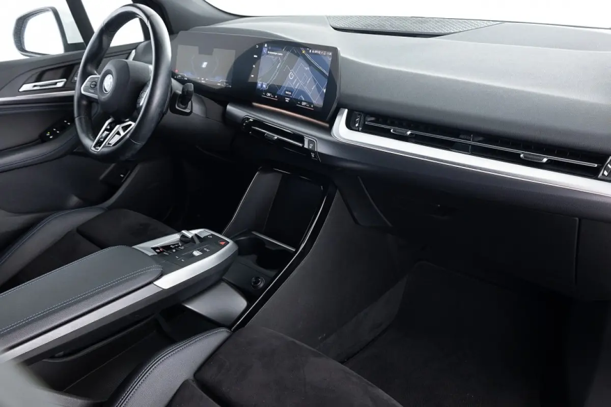 225e xDrive M Sport | Half LEDER | SFEER | CAMERA | ECC